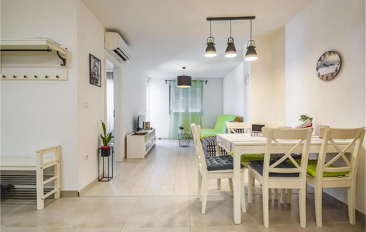 Beautiful Apartment In Pula With Wifi And 1 Bedrooms Хорватия